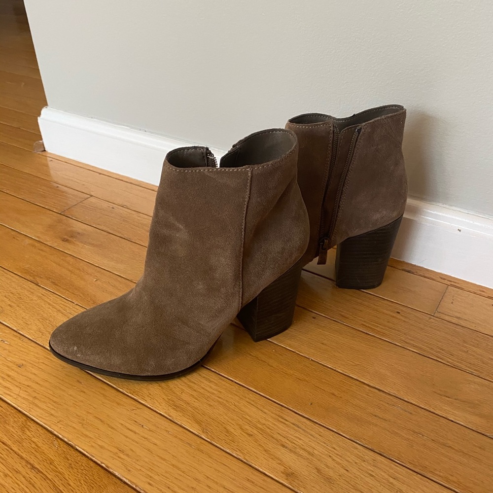 Franco Fortini brown heel zip up booties size 7